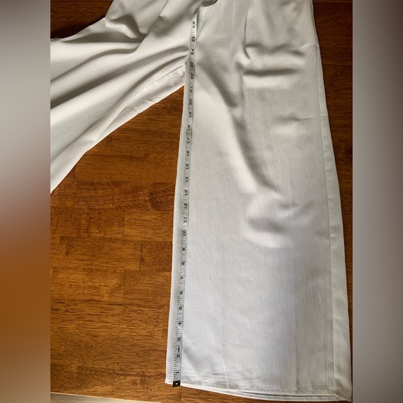 bebe White Tie Front Wide Leg Jumpsuit | Deep V Flowy Sleeve Full Length Size 00 - Picture 15 of 15